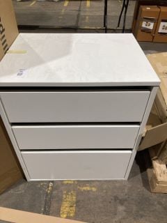 Lot 96  
            Birmingham - Collection or Delivery 

                
DAVID PHILLIPS WHITE 3 DRAWER CHEST IN WHITE
