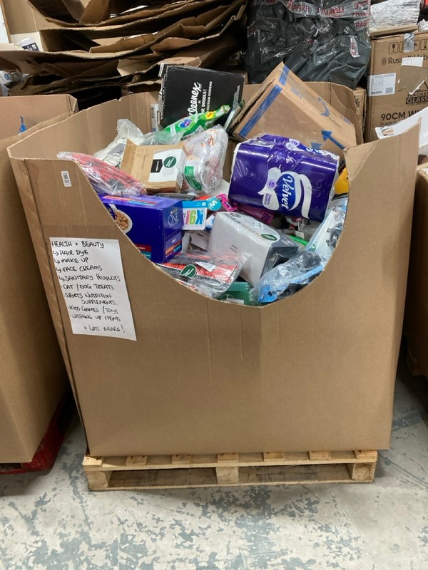 Lot 262  
            Nottingham SR6 - Delivery Or Collection 

                
PALLET OF ITEMS TO INC HEALTH & BEAUTY, SANITARY PRODUCTS, PET ITEMS AND KIDS GAM...