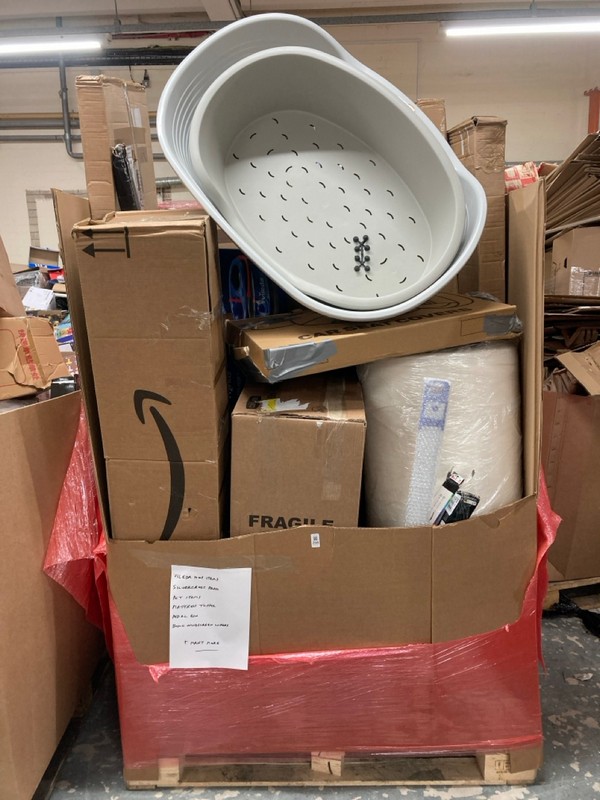 Lot 268  
            Nottingham SR6 - Delivery Or Collection 

                
PALLET OF ITEMS TO INC SILVERCROSS PRAM, BEDDING, PET ITEMS AND PEDAL BIN (ALL IT...