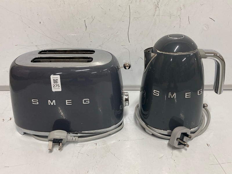 Lot 275  
            Nottingham SR6 - Delivery Or Collection 

                
SMEG RETRO TWO-SLICE TOASTER AND KETTLE SET IN SLATE GREY
