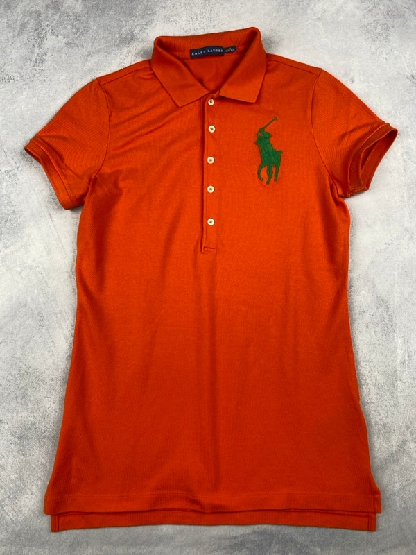 Lot 102  
            Nottingham Luxury Room - Delivery Only 

                
Polo Ralph Lauren Polo Shirt - Size M (VAT ONLY PAYABLE ON BUYERS PREMIUM)