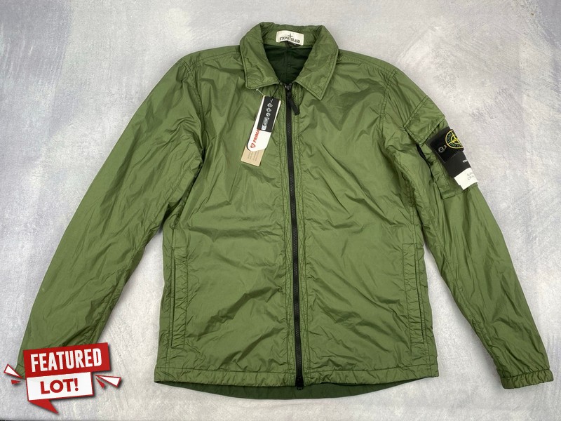 Lot 10  
            Nottingham Luxury Room - Delivery Only 

                
Stone Island Garment Dyed Crinkle Reps Jacket NY, Tag - Size M - Original RRP £615