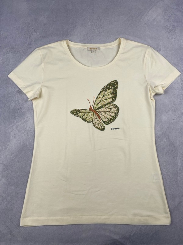 Lot 111  
            Nottingham Luxury Room - Delivery Only 

                
Barbour T-Shirt - Size 12 (VAT ONLY PAYABLE ON BUYERS PREMIUM)