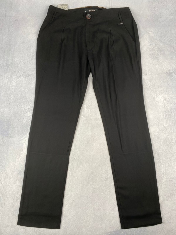 Lot 128  
            Nottingham Luxury Room - Delivery Only 

                
55 Dselle Trousers - Size 28 (VAT ONLY PAYABLE ON BUYERS PREMIUM)