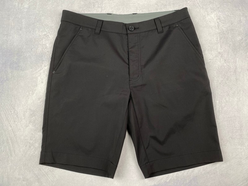 Lot 130  
            Nottingham Luxury Room - Delivery Only 

                
Calvin Klein Shorts - Size W34 (VAT ONLY PAYABLE ON BUYERS PREMIUM)