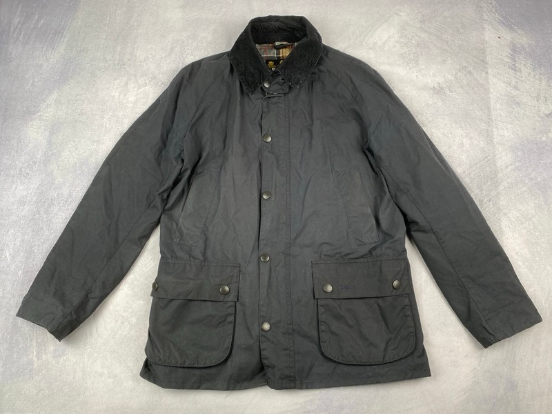 Lot 137  
            Nottingham Luxury Room - Delivery Only 

                
Barbour Jacket - Size M (VAT ONLY PAYABLE ON BUYERS PREMIUM)