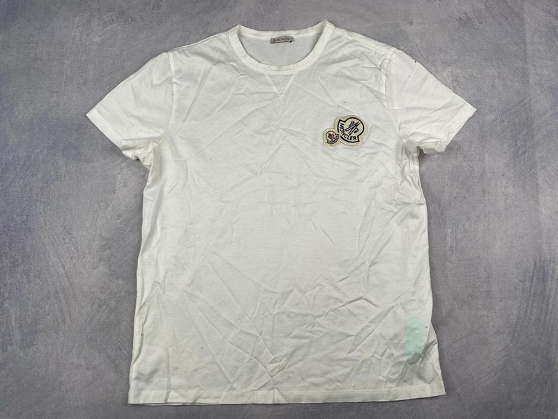 Lot 147  
            Nottingham Luxury Room - Delivery Only 

                
Moncler Logo T-Shirt - Size L (VAT ONLY PAYABLE ON BUYERS PREMIUM)