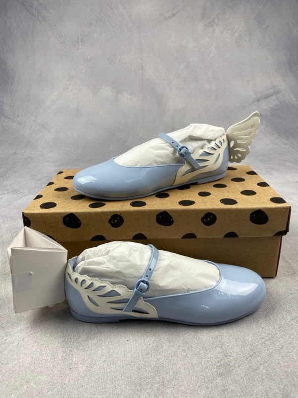 Lot 152  
            Nottingham Luxury Room - Delivery Only 

                
Sophiawebster Girls Heavenly Flat In Blue. (Damage) Size: Eu 33. Rrp: £210