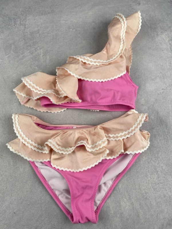 Lot 168  
            Nottingham Luxury Room - Delivery Only 

                
Nessi Byrd Pink and Coral Frill Bikini, Size 8 Years (VAT ONLY PAYABLE ON BUYERS ...