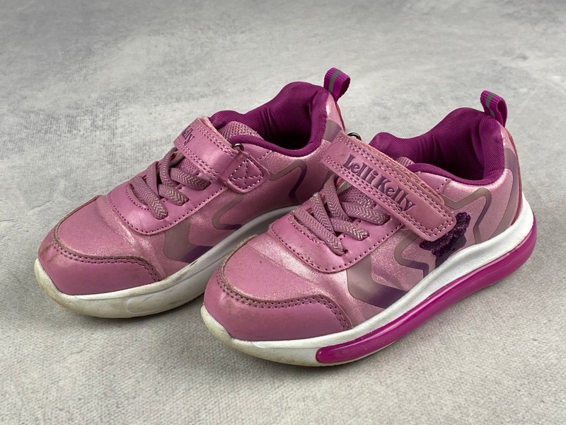 Lot 169  
            Nottingham Luxury Room - Delivery Only 

                
Lelli Kelly Pink Trainers (Worn and Falling apart), Size 27