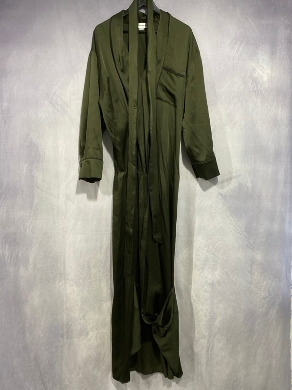 Lot 16  
            Nottingham Luxury Room - Delivery Only 

                
Victoria Beckham Wrap Around Gown - Size 14 - Original RRP £1,190