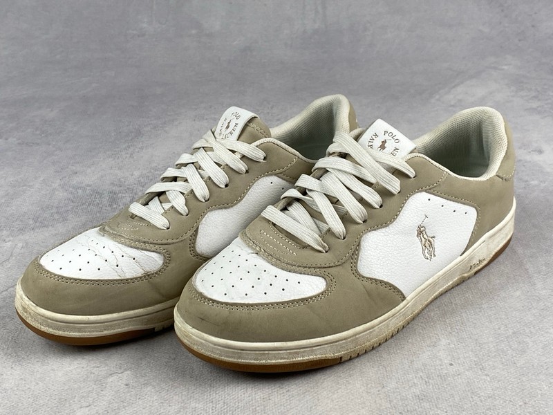 Lot 174  
            Nottingham Luxury Room - Delivery Only 

                
Ralph Lauren Polo Beige and White Trainers (Worn and Cracked Leather), Size 5 (VA...