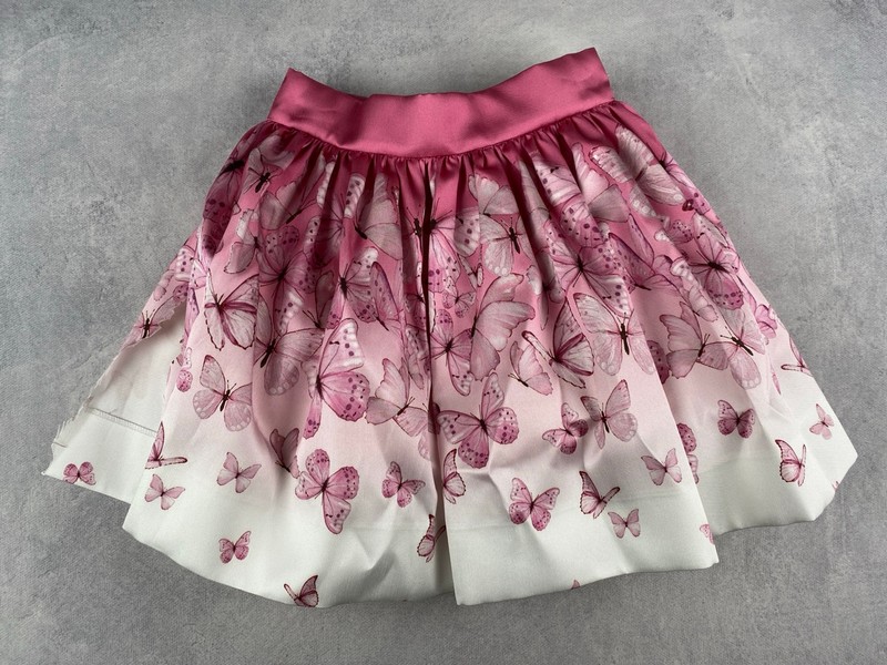 Lot 177  
            Nottingham Luxury Room - Delivery Only 

                
Monnalisa Pink Butterfly Skirt (Ripped/Broken Zip), Size 5 Years (VAT ONLY PAYABL...