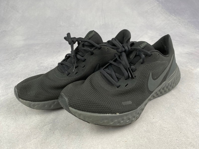 Lot 184  
            Nottingham Luxury Room - Delivery Only 

                
Nike Revolution 5 Running Sneakers - Size 8 (VAT ONLY PAYABLE ON BUYERS PREMIUM)