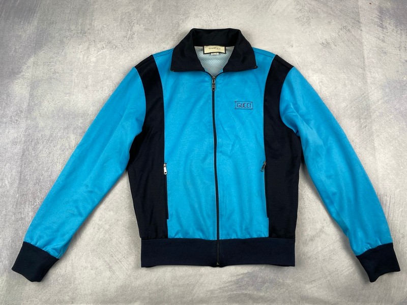 Lot 190  
            Nottingham Luxury Room - Delivery Only 

                
Gucci Tiger Patch Jersey Jacket - Size S (VAT ONLY PAYABLE ON BUYERS PREMIUM)