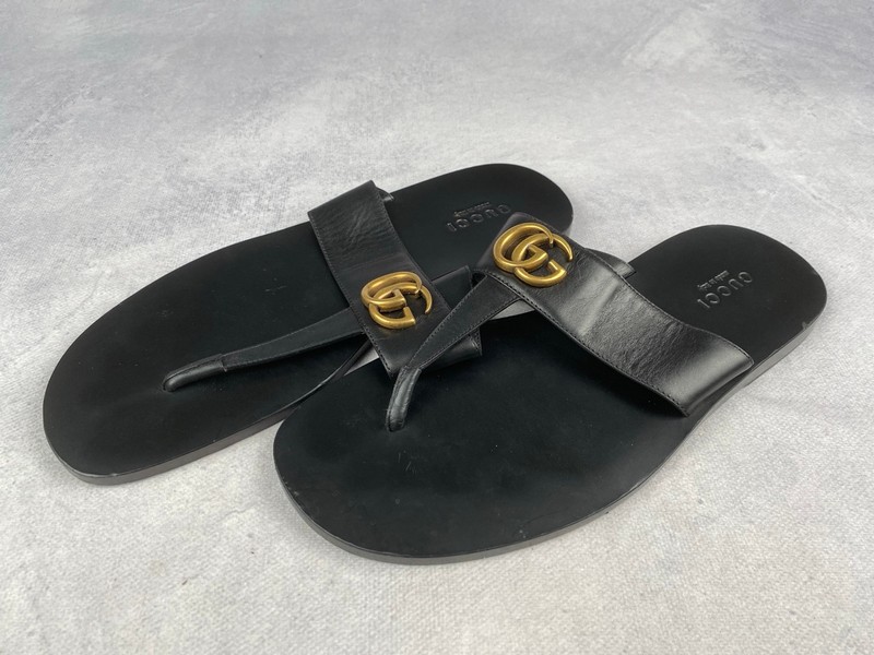 Lot 195  
            Nottingham Luxury Room - Delivery Only 

                
Gucci Thong Sandals - Size 10 (VAT ONLY PAYABLE ON BUYERS PREMIUM)