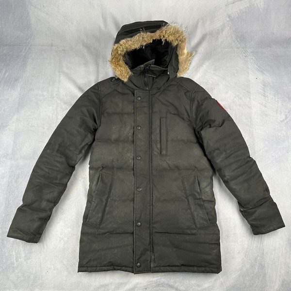 Lot 196  
            Nottingham Luxury Room - Delivery Only 

                
Canada Goose Carson Parka :3905M - Size S (VAT ONLY PAYABLE ON BUYERS PREMIUM)