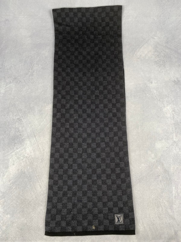 Lot 197  
            Nottingham Luxury Room - Delivery Only 

                
Louis Vuitton 100% Wool Scarf (VAT ONLY PAYABLE ON BUYERS PREMIUM)