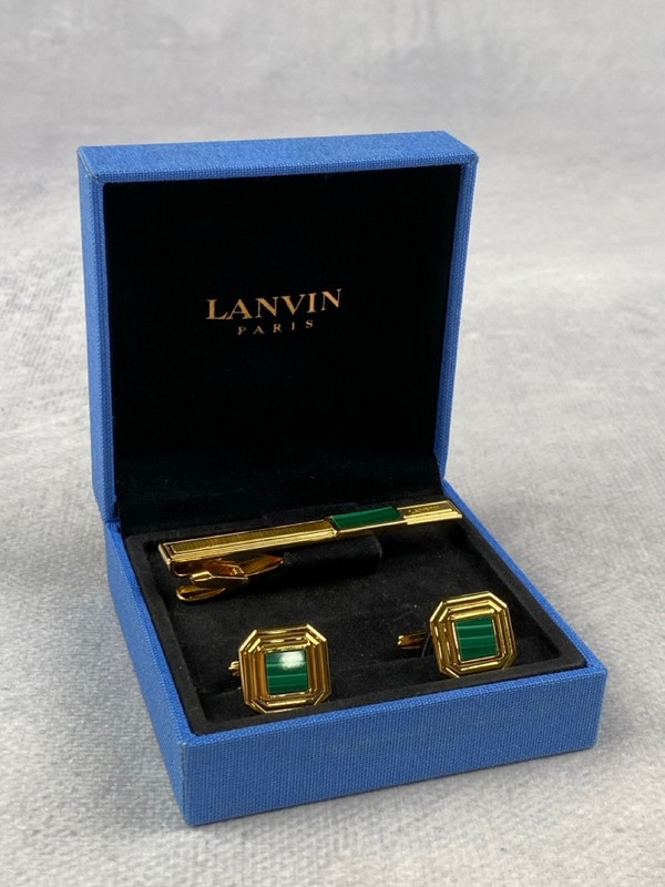 Lot 210  
            Nottingham Luxury Room - Delivery Only 

                
Lanvin Paris Gold-Tone Cufflinks And Tie Clip Set With Box - (VAT ONLY PAYABLE ON...