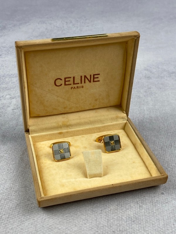 Lot 216  
            Nottingham Luxury Room - Delivery Only 

                
Celine Paris Gold-Tone Cufflinks With Box (No Tie Clip) - (VAT ONLY PAYABLE ON BU...