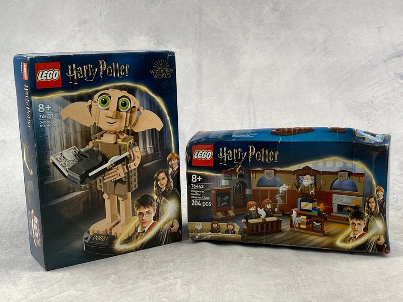 Lot 231  
            Nottingham Luxury Room - Delivery Only 

                
Lego Harry Potter 76442 Hogwarts Castle Charms Class & 76421 Dobby The House Elf ...
