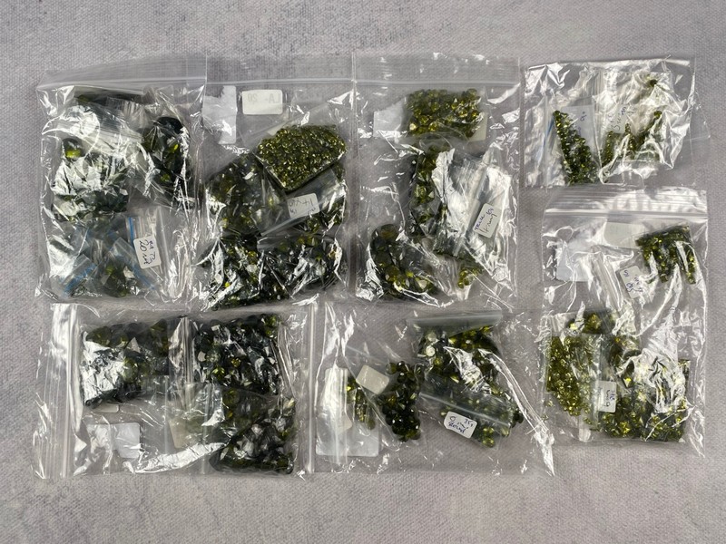 Lot 241  
            Nottingham Luxury Room - Delivery Only 

                
Seven Bags of Green Stones, mixed Shapes and Sizes, approx. 1.38Kg (VAT ONLY PAYA...