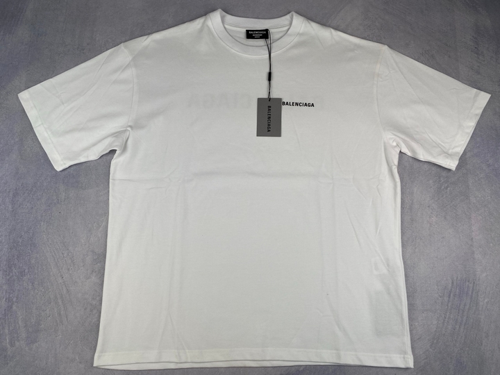 Lot 256  
            Nottingham Luxury Room - Delivery Only 

                
Balenciaga Wardrobe Unisex Oversized T-shirt, Tag - Size XL (VAT ONLY PAYABLE ON ...