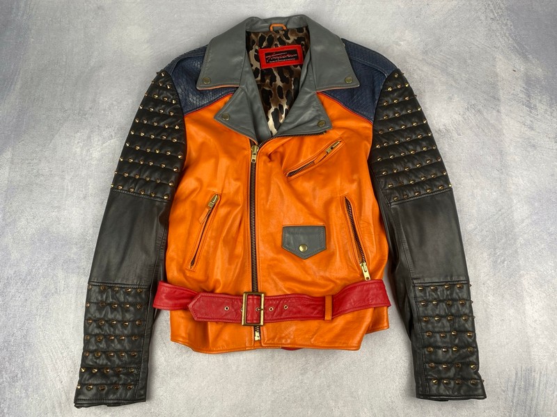 Lot 25  
            Nottingham Luxury Room - Delivery Only 

                
Trapstar Leather Studded Jacket - Approx 20" Pit To Pit (VAT ONLY PAYABLE ON BUYE...