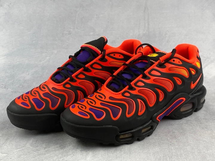 Lot 265  
            Nottingham Luxury Room - Delivery Only 

                
Nike Air Max Drift Plus FD4290-003 Sneakers - Size UK 6  (VAT ONLY PAYABLE ON BUY...