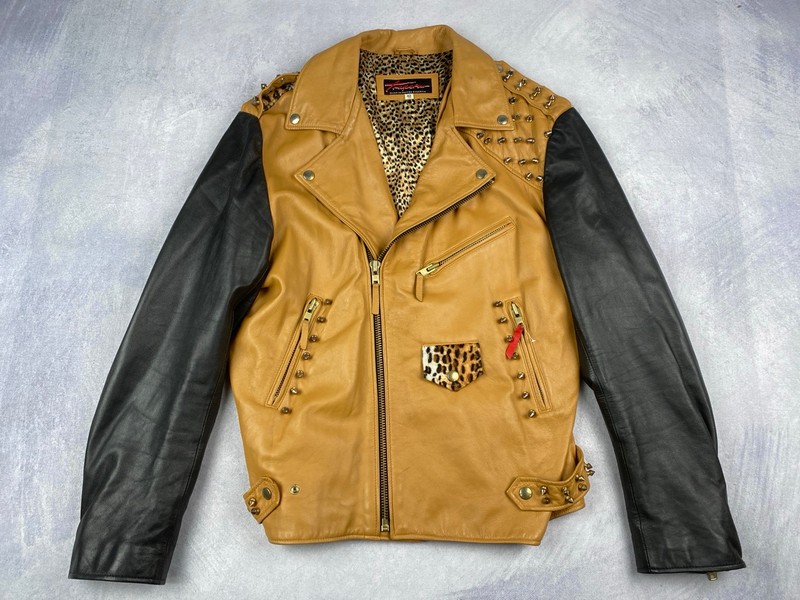 Lot 26  
            Nottingham Luxury Room - Delivery Only 

                
Trapstar Leather Studded Jacket - Size 42 (VAT ONLY PAYABLE ON BUYERS PREMIUM)