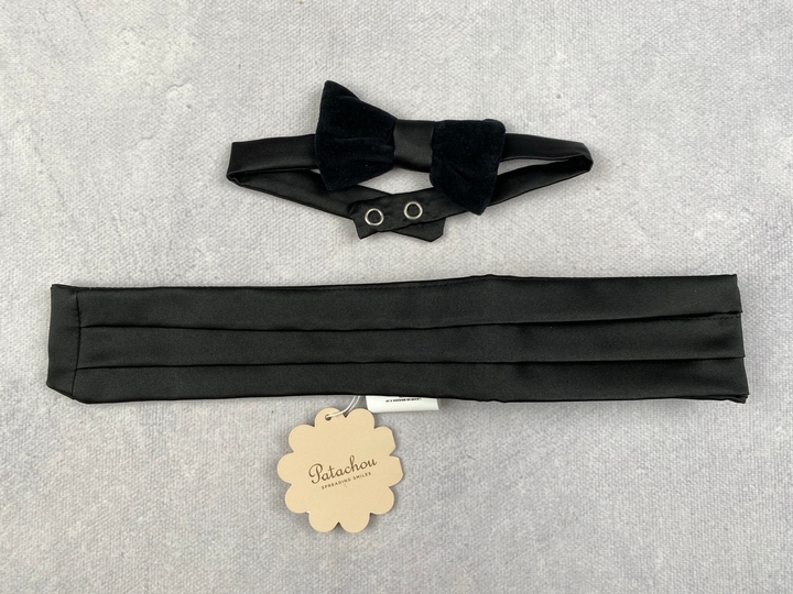 Lot 270  
            Nottingham Luxury Room - Delivery Only 

                
Patachou Boys Velvet Bow Tie In Black. Size: 8 Y. Rrp: £62 (VAT ONLY PAYABLE ON B...
