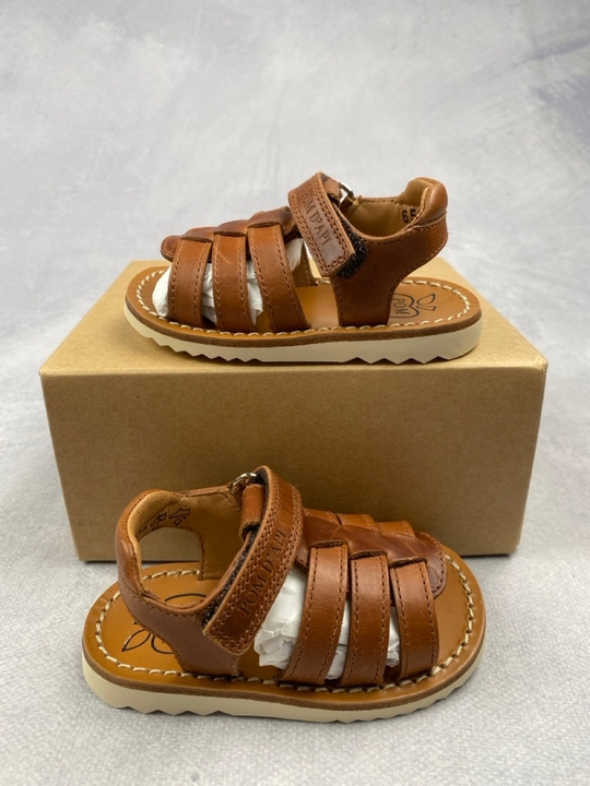 Lot 289  
            Nottingham Luxury Room - Delivery Only 

                
Pomdapi Boys Leather Waff New Sandals In Brown. Size: Eu 20 . Rrp: £97 (VAT ONLY ...