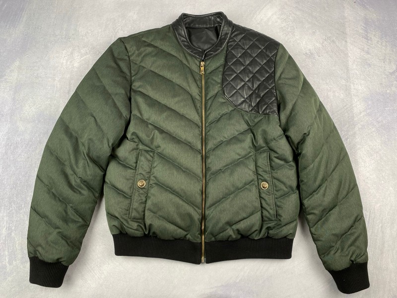 Lot 28  
            Nottingham Luxury Room - Delivery Only 

                
Versace Versus Puffer Jacket - Size 52 (VAT ONLY PAYABLE ON BUYERS PREMIUM)