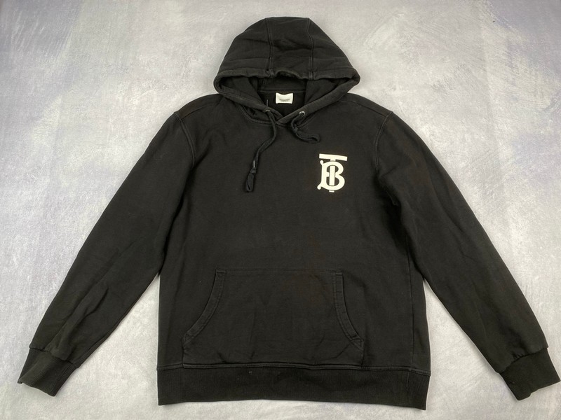 Lot 35  
            Nottingham Luxury Room - Delivery Only 

                
Burberry Logo 'TB' Hoody - Size L (VAT ONLY PAYABLE ON BUYERS PREMIUM)