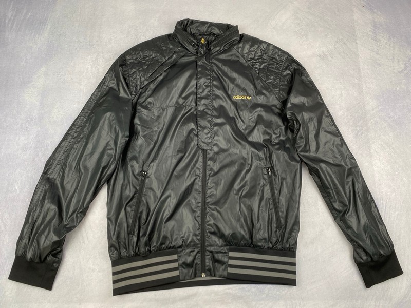 Lot 41  
            Nottingham Luxury Room - Delivery Only 

                
Adidas Jacket - Size XL (VAT ONLY PAYABLE ON BUYERS PREMIUM)