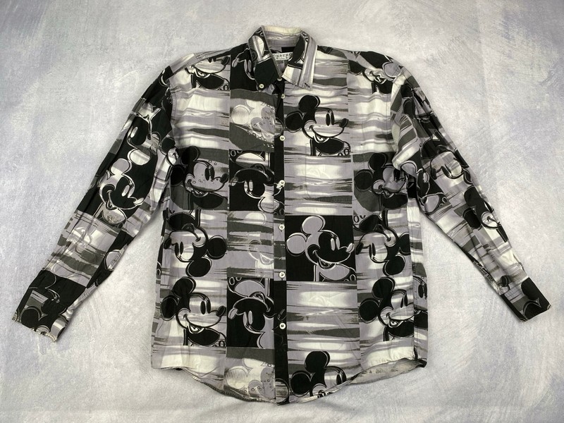 Lot 43  
            Nottingham Luxury Room - Delivery Only 

                
Iceberg Mickey Mouse Long Sleeve Shirt - Size M (VAT ONLY PAYABLE ON BUYERS PREMIUM)