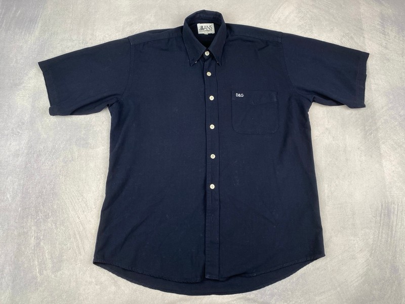 Lot 45  
            Nottingham Luxury Room - Delivery Only 

                
J&ANS Dolce & Gabbanna Polo Shirt (Missing Button) - Size M (VAT ONLY PAYABLE ON ...