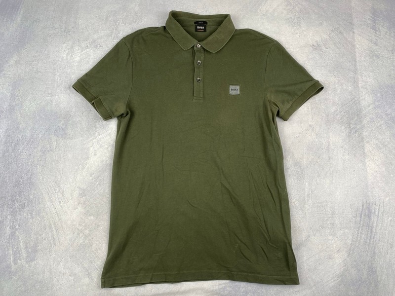 Lot 47  
            Nottingham Luxury Room - Delivery Only 

                
Hugo Boss Slim Fit Polo Shirt - Size L (VAT ONLY PAYABLE ON BUYERS PREMIUM)