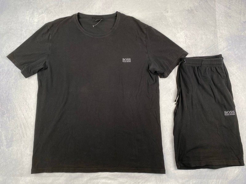 Lot 50  
            Nottingham Luxury Room - Delivery Only 

                
Hugo Boss Top & Shorts Set (Damaged) - Size L (VAT ONLY PAYABLE ON BUYERS PREMIUM)