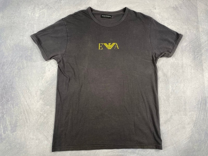 Lot 56  
            Nottingham Luxury Room - Delivery Only 

                
Emporio Armani T-Shirt - Size L (VAT ONLY PAYABLE ON BUYERS PREMIUM)