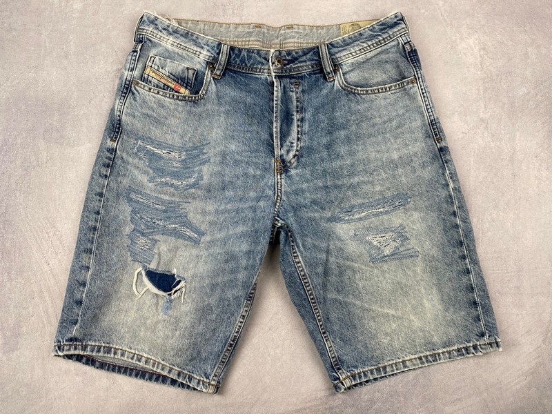 Lot 65  
            Nottingham Luxury Room - Delivery Only 

                
Diesel Jean Shorts - Size 33 (VAT ONLY PAYABLE ON BUYERS PREMIUM)