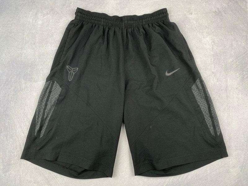 Lot 69  
            Nottingham Luxury Room - Delivery Only 

                
Nike Dry-Fit Shorts - Size L (VAT ONLY PAYABLE ON BUYERS PREMIUM)