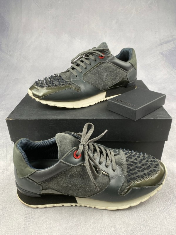 Lot 92  
            Nottingham Luxury Room - Delivery Only 

                
Royamus Sneakers, Box - Size 10 (VAT ONLY PAYABLE ON BUYERS PREMIUM)