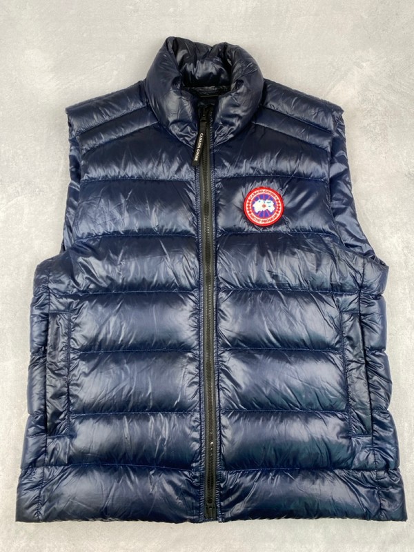 Lot 9  
            Nottingham Luxury Room - Delivery Only 

                
Canada Goose Crofton Vest :2229M - Size L - Original RRP £595