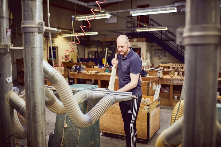 Lot 15  
            Nottingham Charity Auction - Collection Only 

                
Enjoy a guided tour of the Gunn and Moore factory, learning more about the 140-ye...