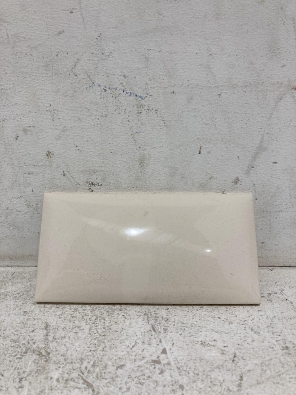 Lot 17  
            Birmingham - Collection Only 

                
QUANTITY OF COBSA SL ONICE CREMA BRILLO WALL TILES (APPROX 40 BOXES)