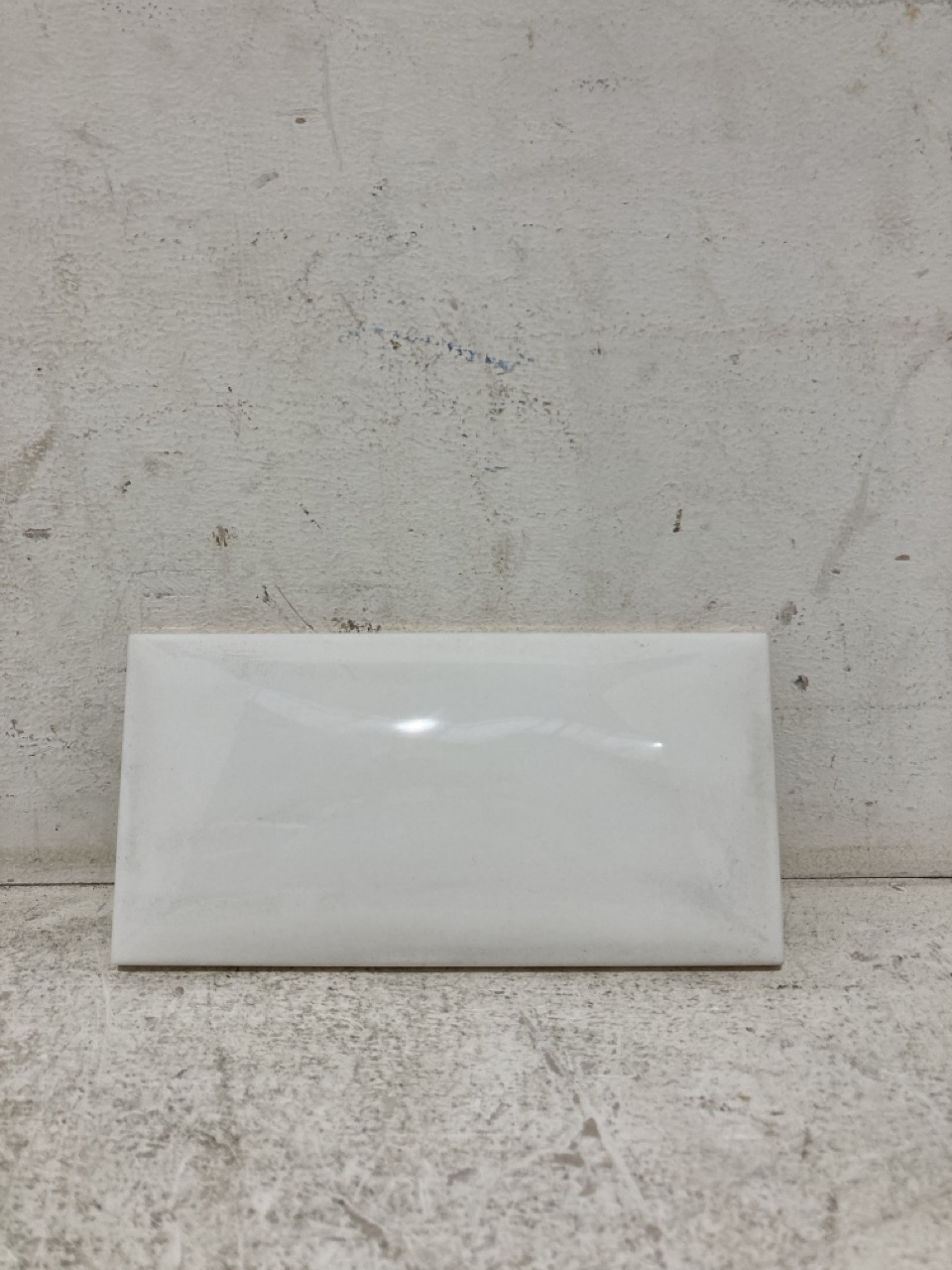 Lot 22  
            Birmingham - Collection Only 

                
QUANTITY OF COBRA SL ONICE CREMA BRILLO WALL TILES (APPROX 50 BOXES)