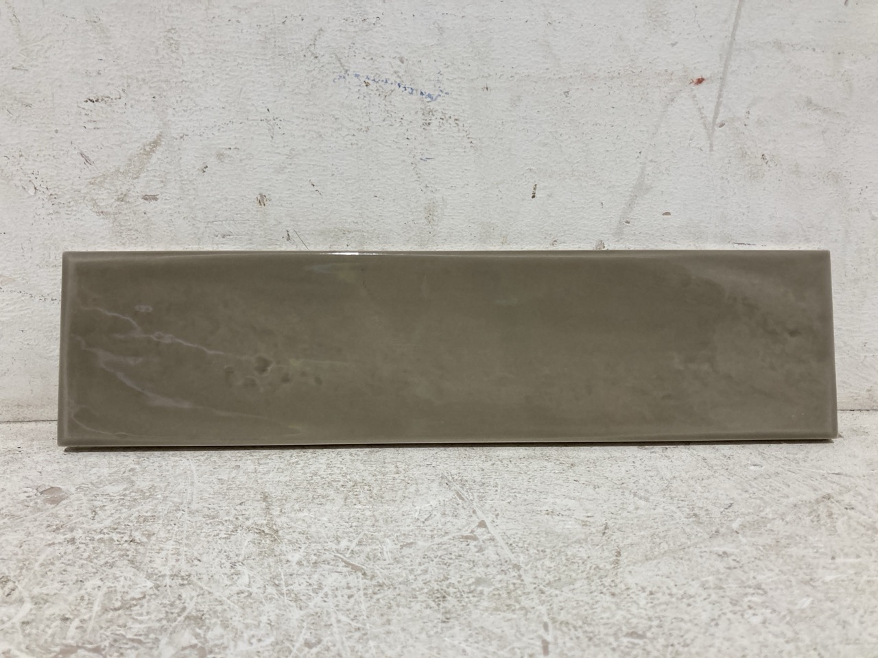 Lot 23  
            Birmingham - Collection Only 

                
QUANTITY OF SETTECENTO MOSAICI E CERAMICHE D'ARTE TAUPE WALL TILES (APPROX 40 BOXES)