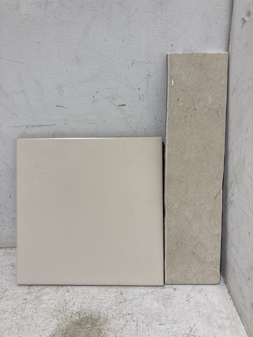 Lot 29  
            Birmingham - Collection Only 

                
QUANTITY OF ASSORTED WALL TILES TO INCLUDE CERAMICALCORA SIGMA CREMA (APPROX 30 B...