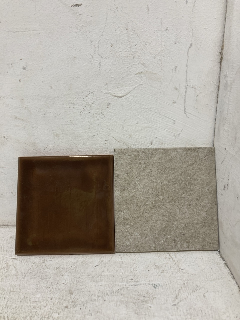 Lot 33  
            Birmingham - Collection Only 

                
QUANTITY OF ASSORTED WALL TILES TO INCLUDE EL BARCO MODELO TEMPLE CHOCOLATE (APPR...